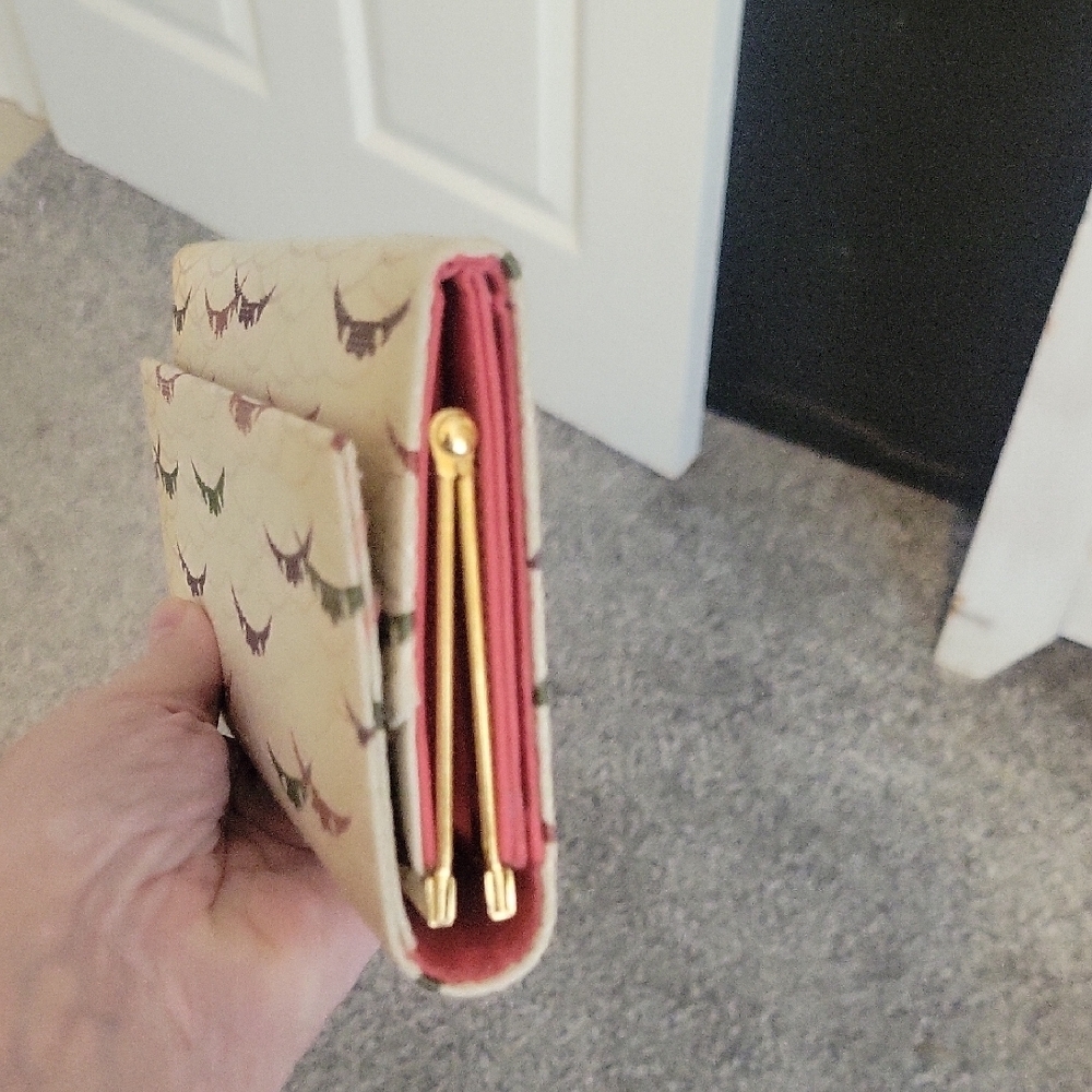 Shiseido Cream Fold-Over Wallet Multicolor Arc Motif snap closure - Picture 8 of 8
